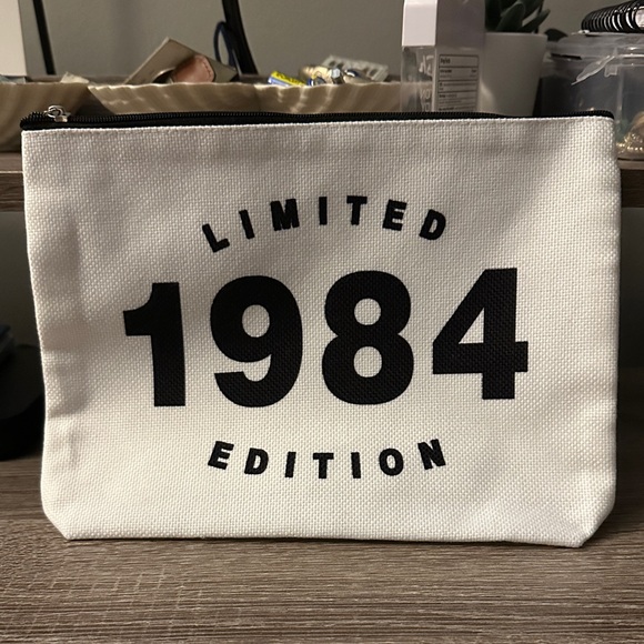 Limited Edition 1984 White Cosmetic Bag - Picture 4 of 4